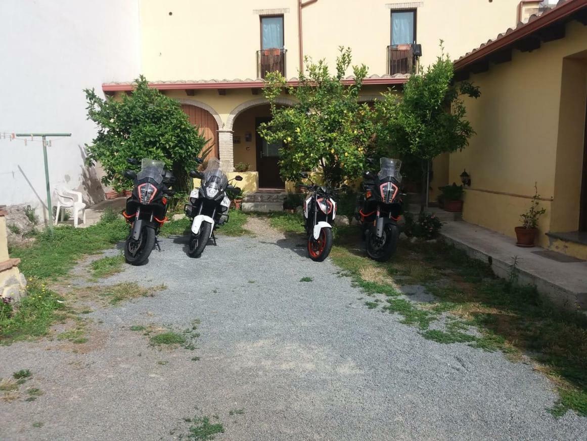 B&B Gli Archi Sìnnai 外观 照片